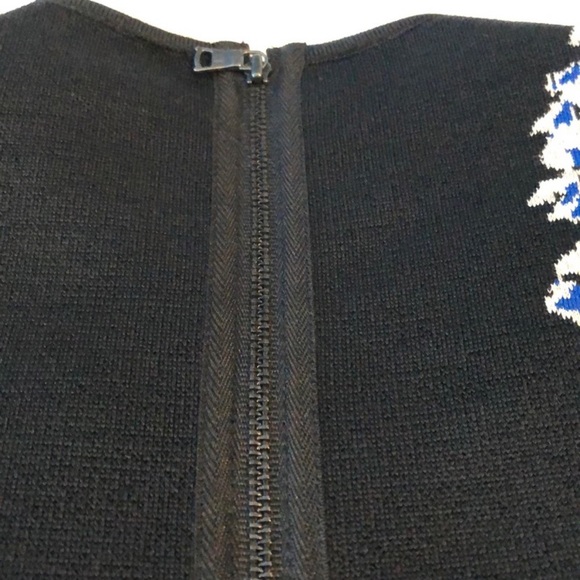 BCBGMaxAzria Fitted Patterned Dress - Picture 4 of 5